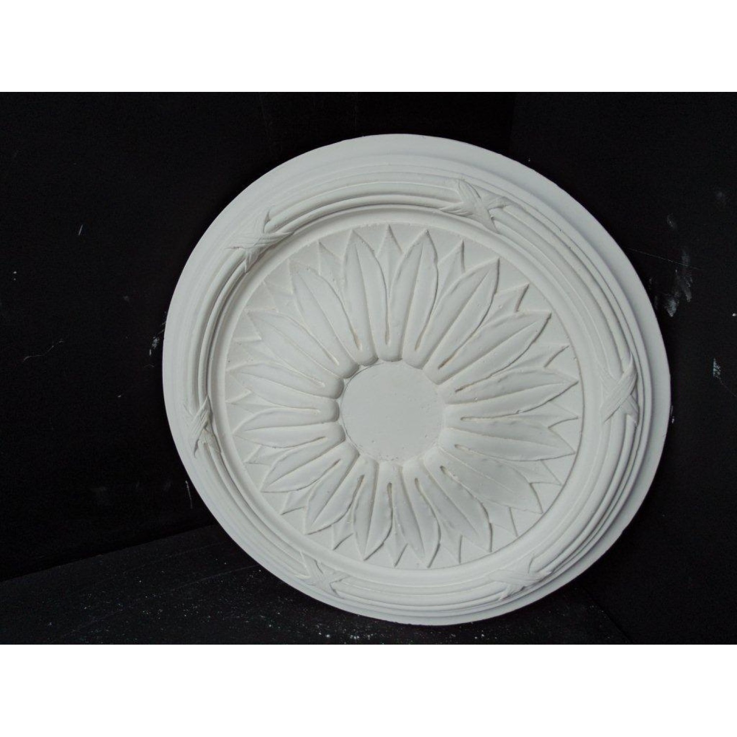 Cross ribbon &. Leaf 480mm dia